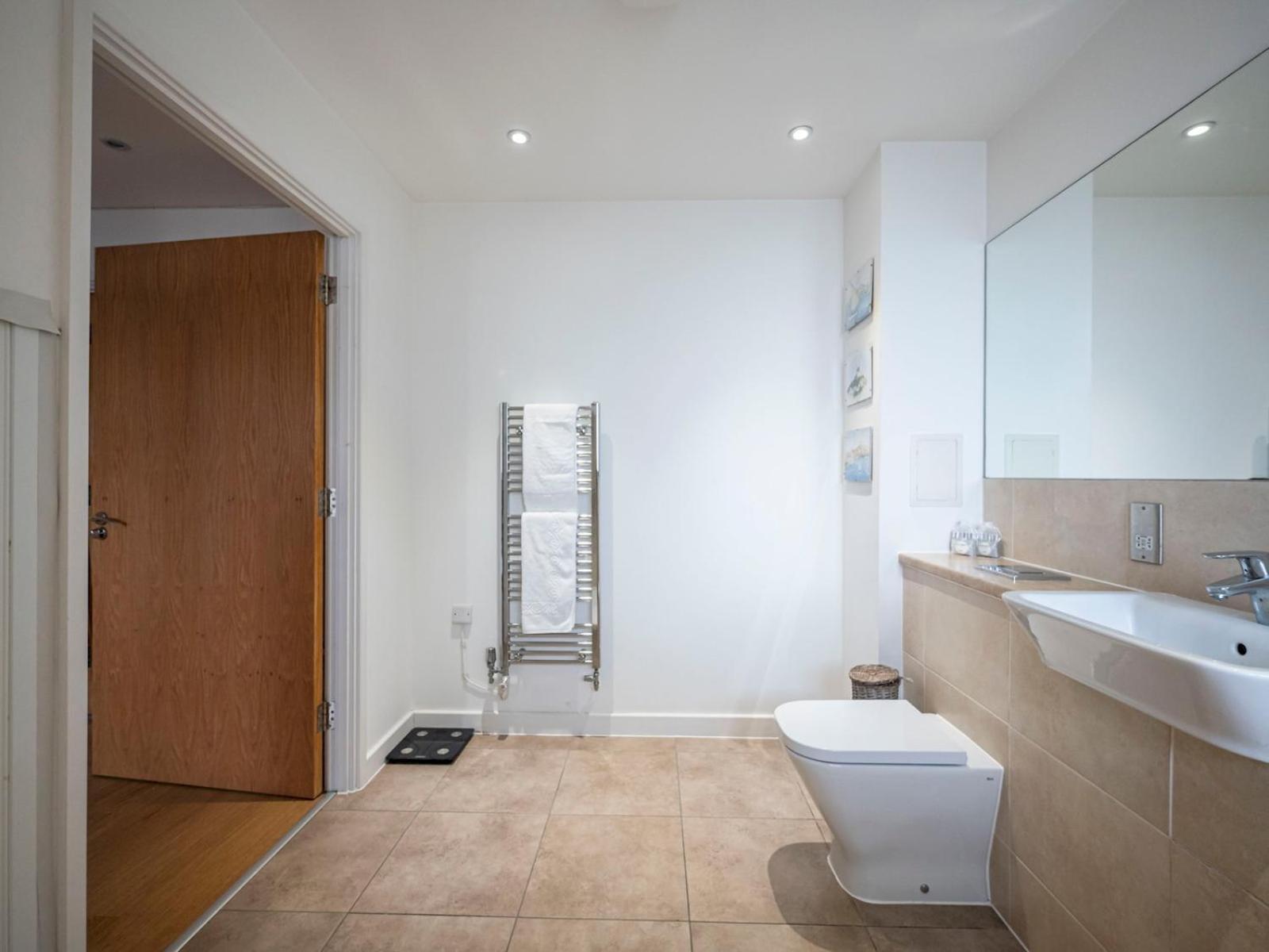 London Apartment Near Tower Bridge And Tube Pass The Keys 外观 照片