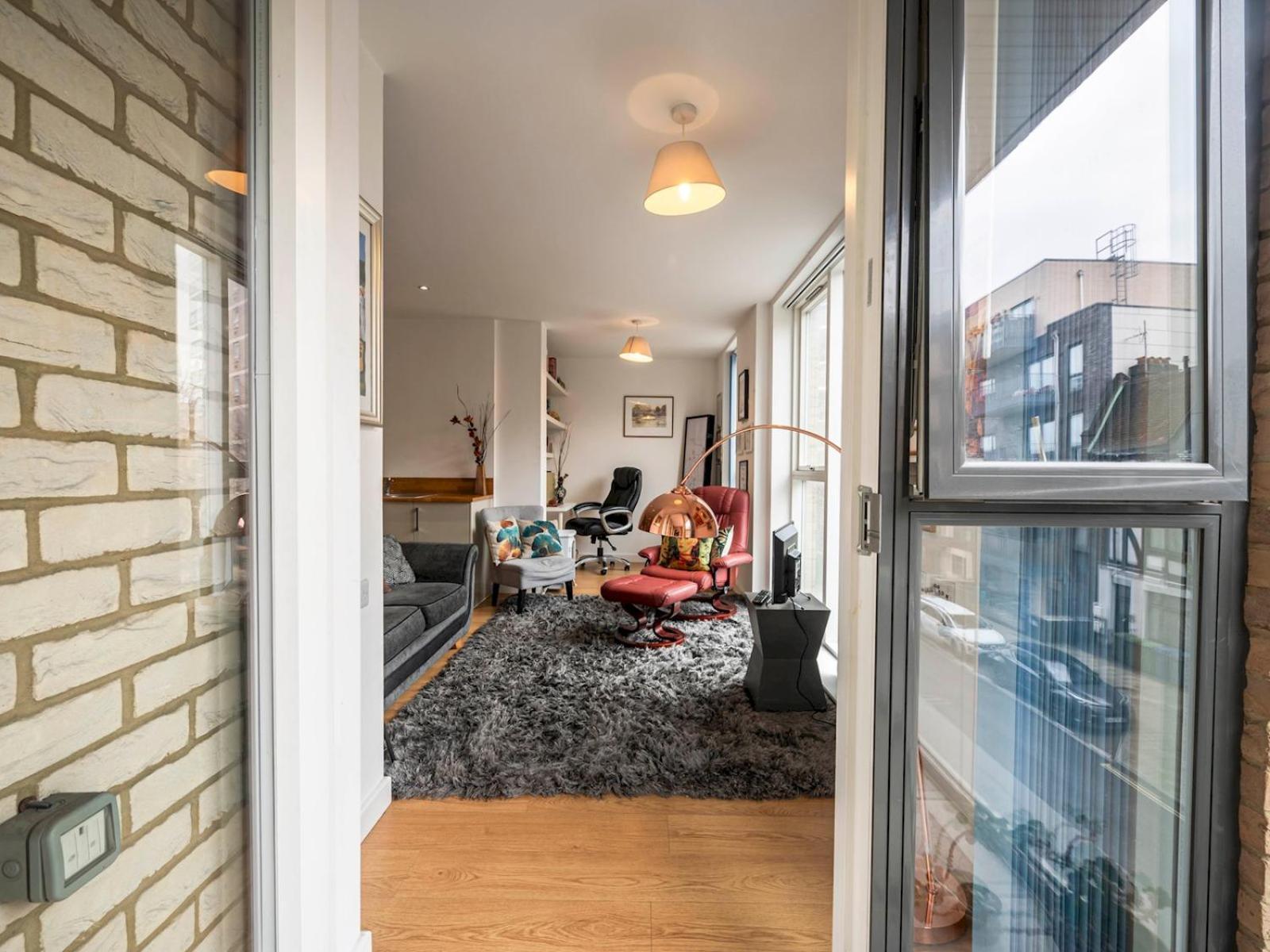 London Apartment Near Tower Bridge And Tube Pass The Keys 外观 照片