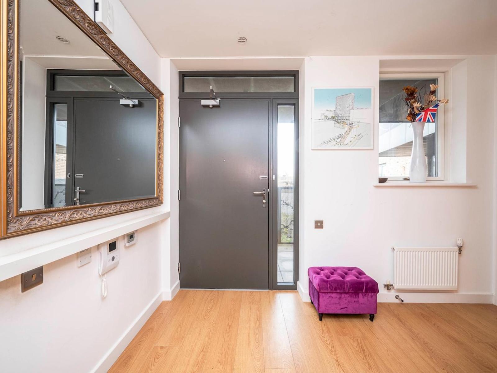 London Apartment Near Tower Bridge And Tube Pass The Keys 外观 照片